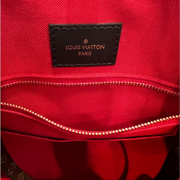 LV On The Go Tote - Picture 6 of 9